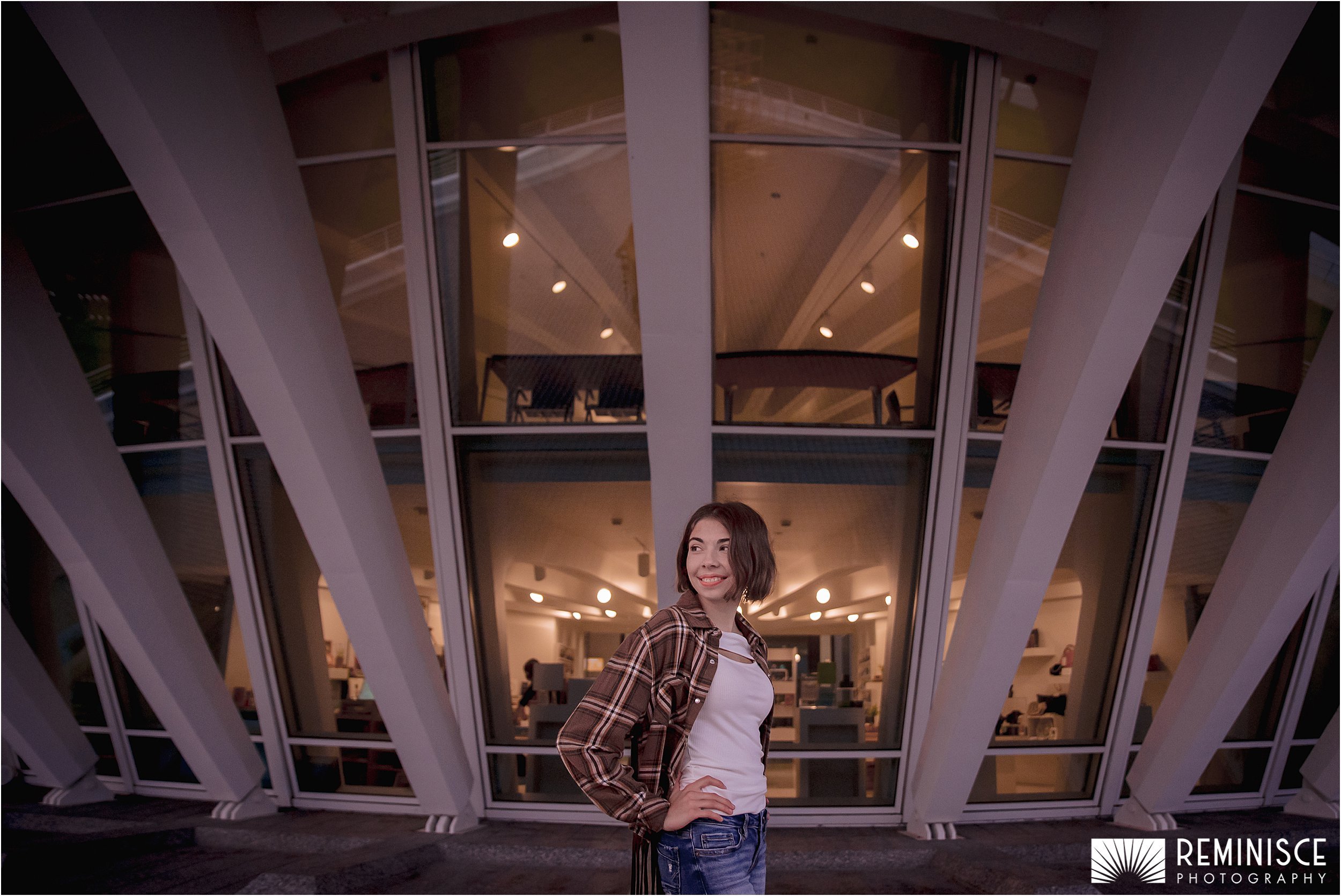 06-downtown-art-museum-artistic-senior-photos.JPG