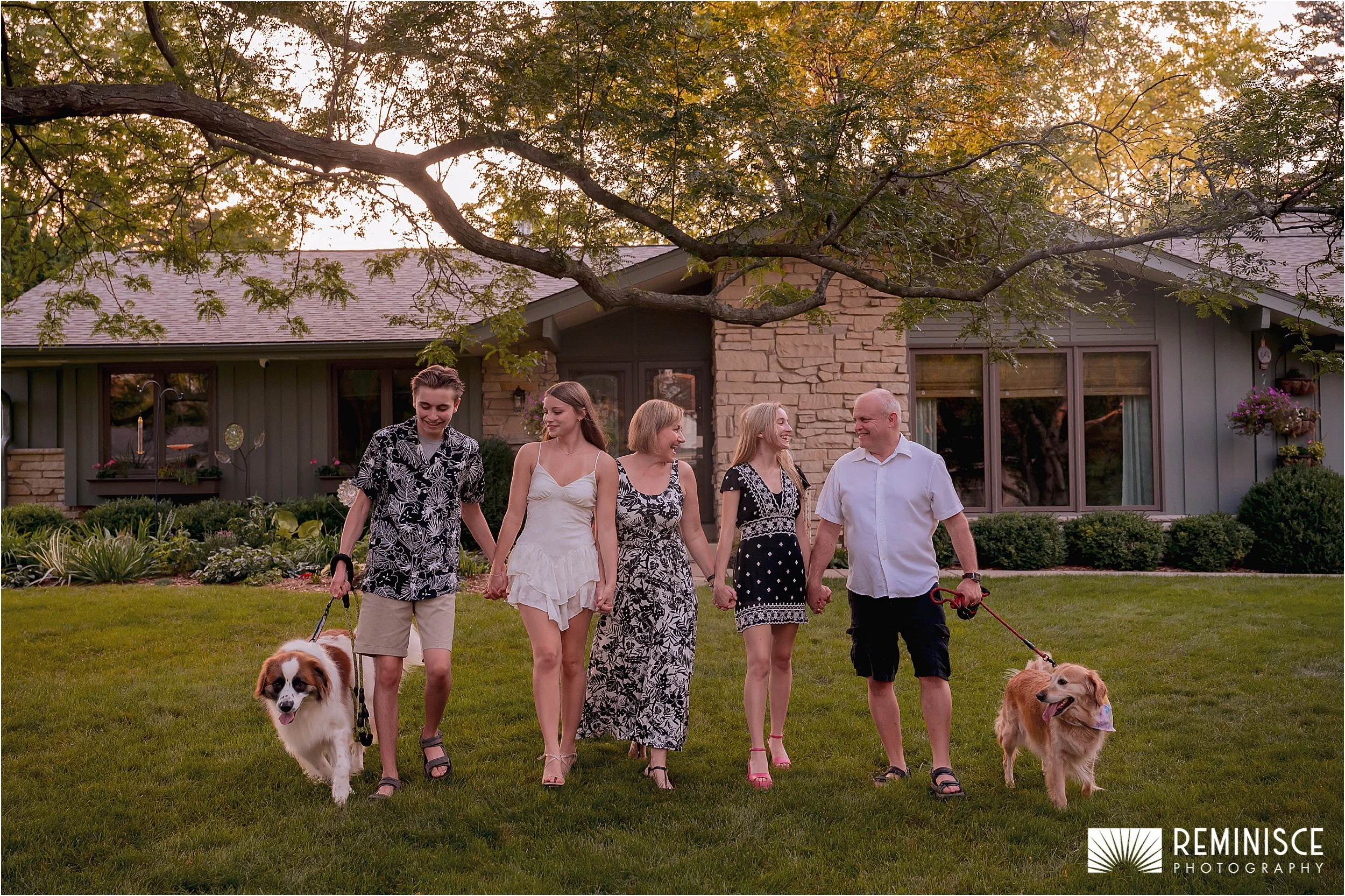 04-family-in-front-yard-in-nature-with-dogs-artistic-candid-creative-family-photos.JPG