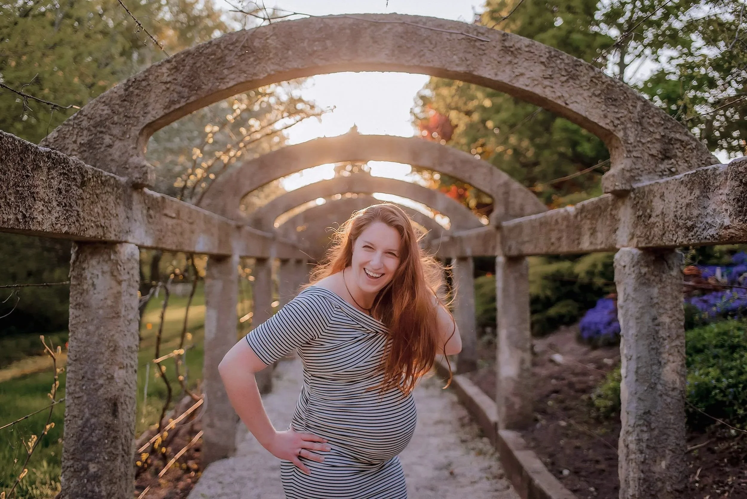 27-pregnancy-maternity-photography-mama-stone-archway-tunnel.jpg