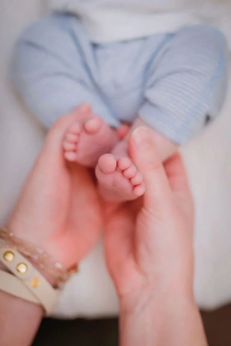 55-adorable-newborn-photography-baby-feet-toes.jpg