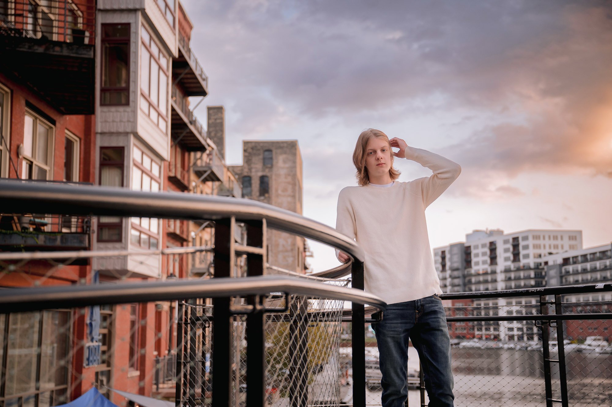 milwaukee-urban-senior-portrait-photographer-12.jpg