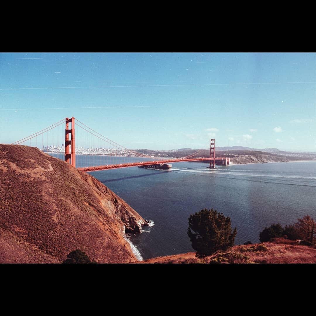 sf mood &bull; photo by @emmanuel_rosario 
#sanfrancisco #bayarea #filmphotography #35mm #analog #carpeomnia #carpeomniaproductions