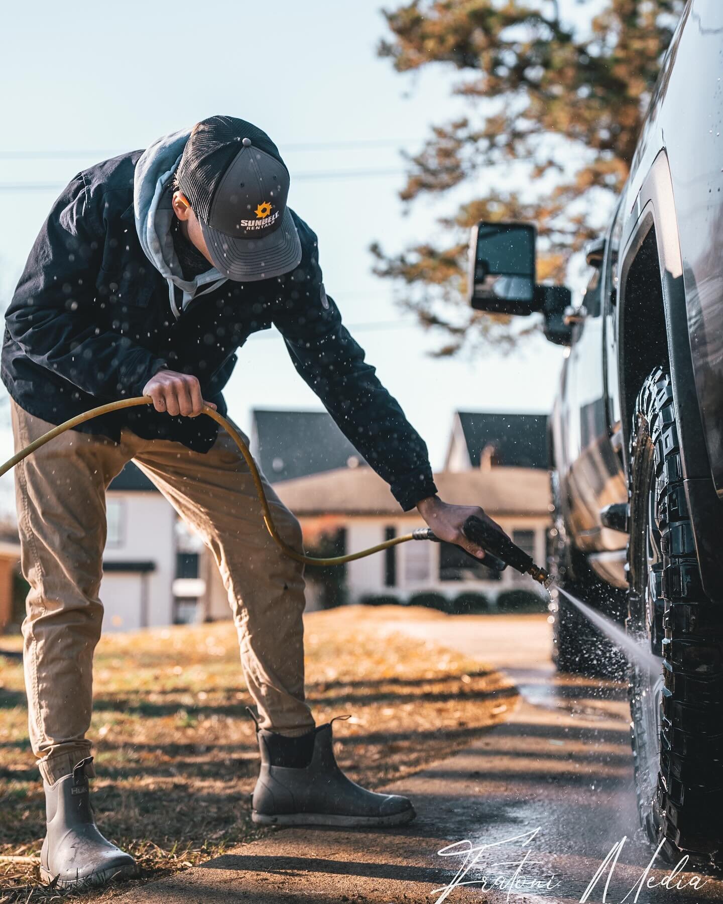 🚿 @hpudetailing 

#hpu #detailing #photography #sony #fx3 #smallbusiness #sunset #sandisk #pelican #huk #gmc #sierra #at4 #sonycine