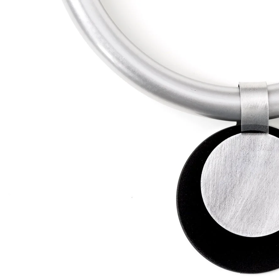 Floating+Circle_black.jpg
