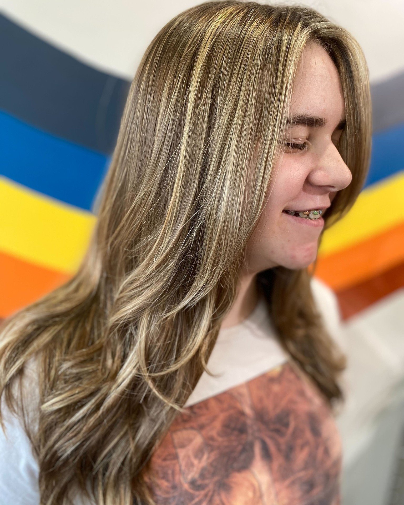 Sunkissed is kind of our vibe 🌼☀️ Customized foil by McKenzie @oak_city_styles_95 

 #davinessalon #discoverwakeforest #balayagewakeforest #explorethe919 #ncstylist #hairundone #wakeforest #hairundonesalon #919salon #wakeforestnc #hairsalonwakefores