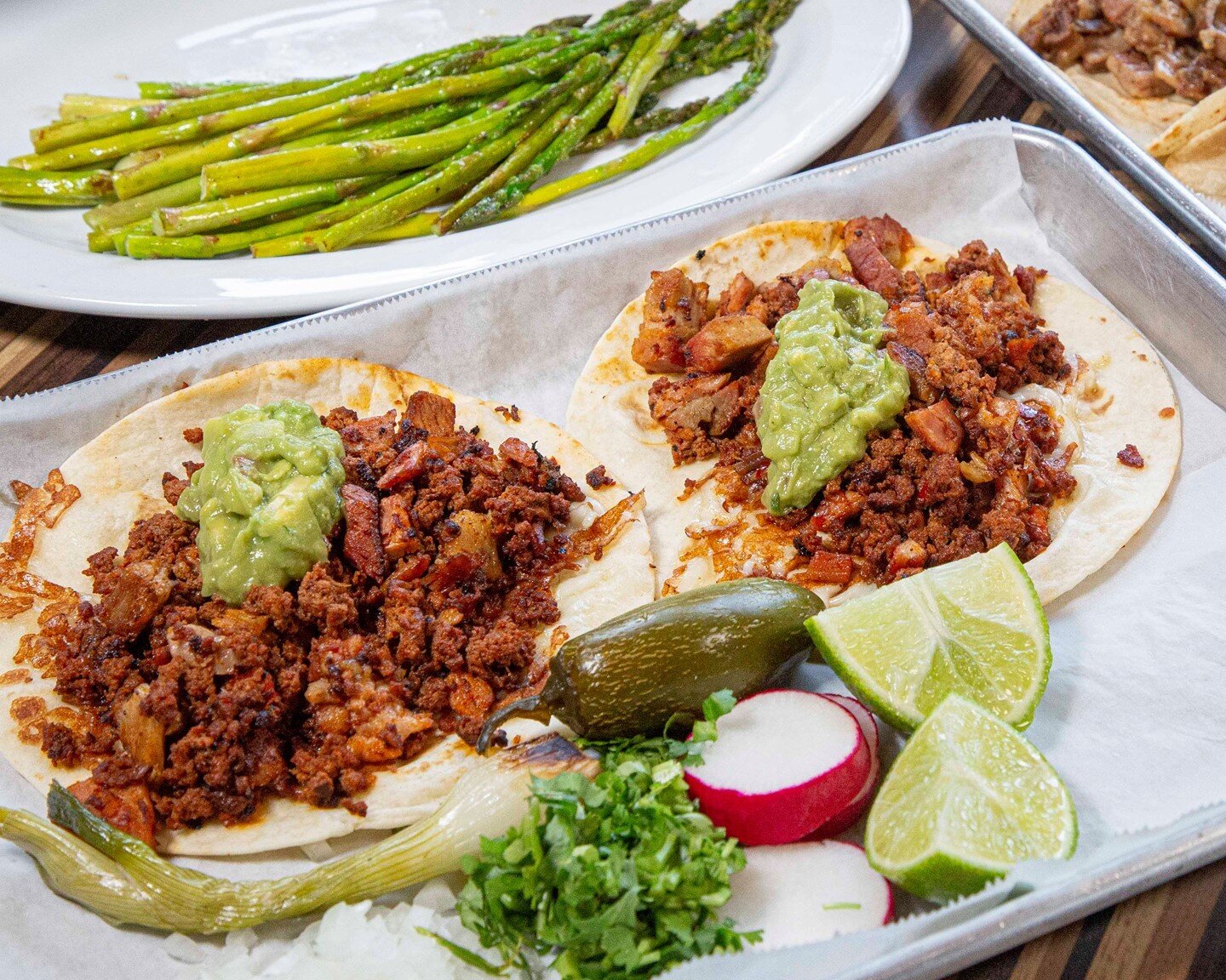 Mexican food for el coraz&oacute;n ❤️

#ayetoronc #tacos #mexicanfood #chorizo #steak #mexicanfood #mexicanrestaurant