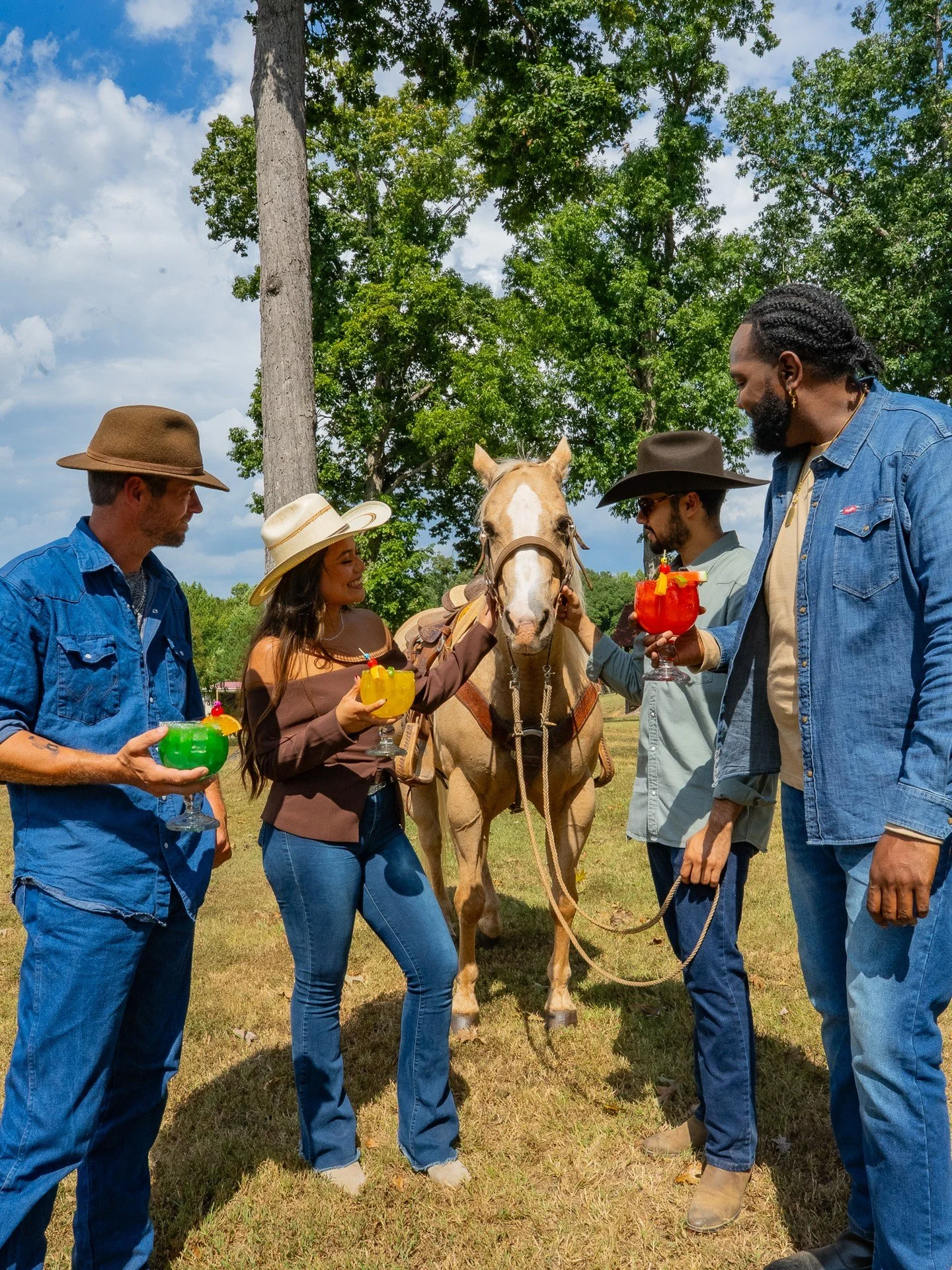 Good vibes, good company, and plates worth riding into town for. 🤠