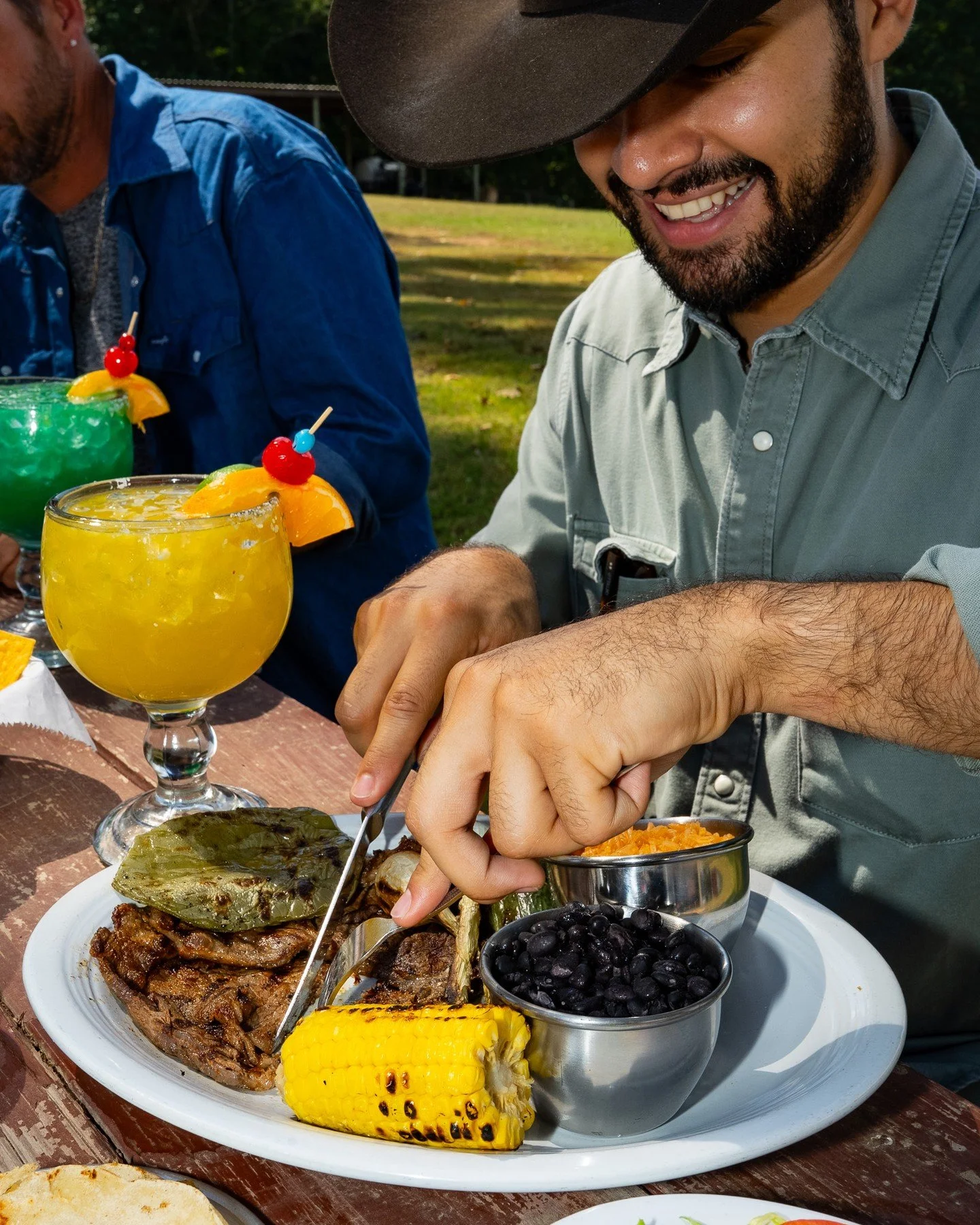 This is a good way to spend your day. 🍴