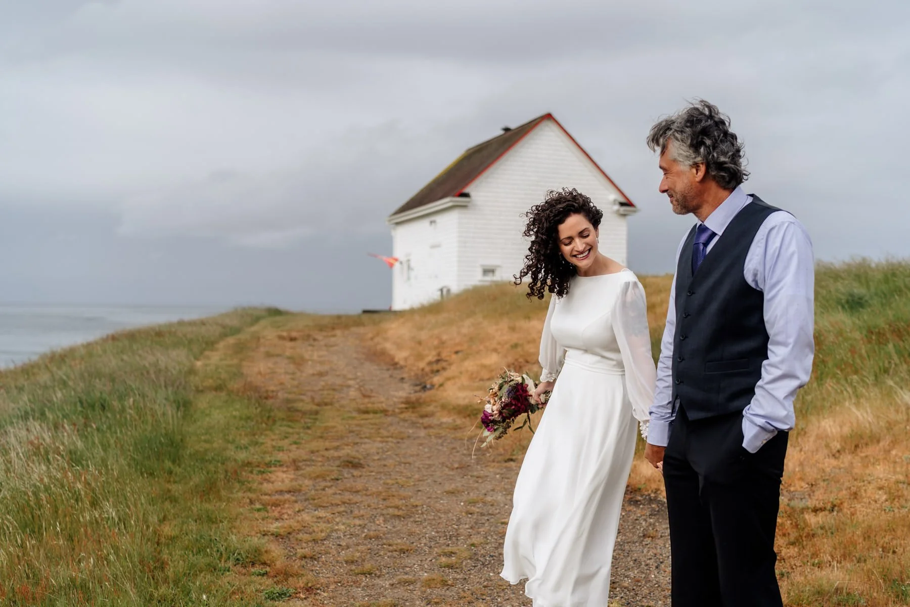 saturna island wedding gulf island micro wedding - 104.jpg