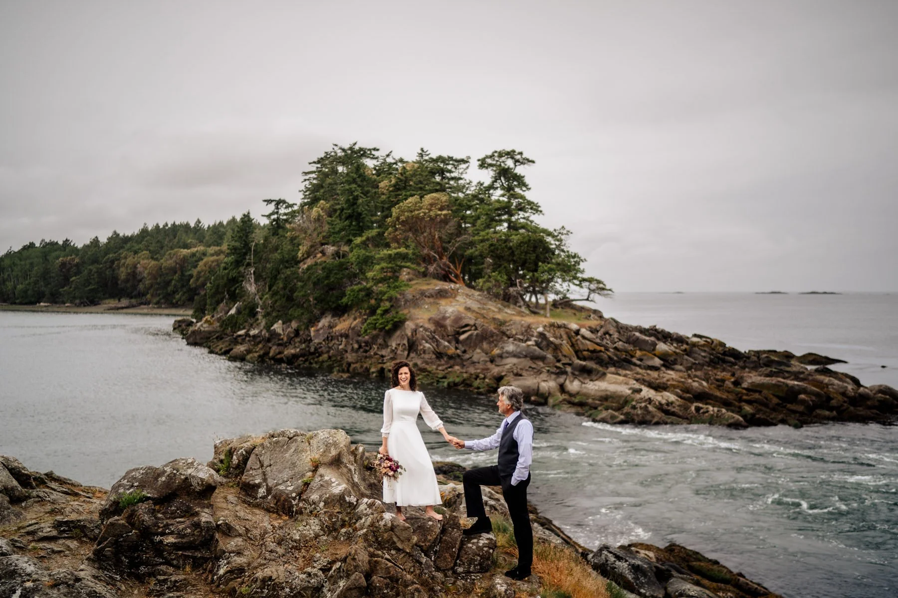 saturna island wedding gulf island micro wedding - 76.jpg
