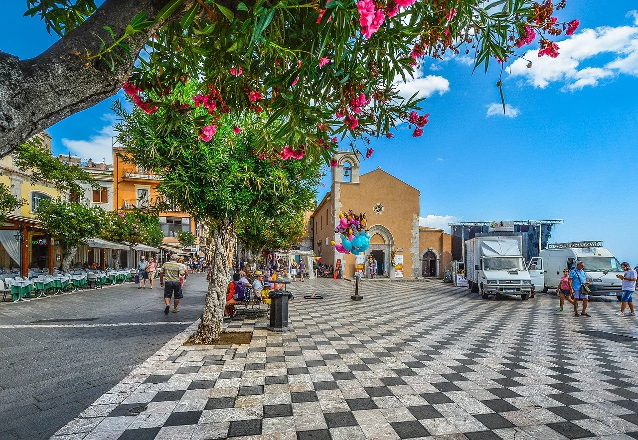 taormina-2059115_1280.jpg