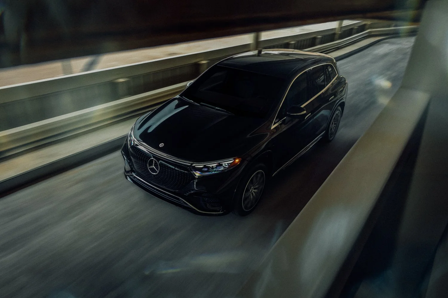 Mercedes-Benz EQS SUV - Dystopian Futures