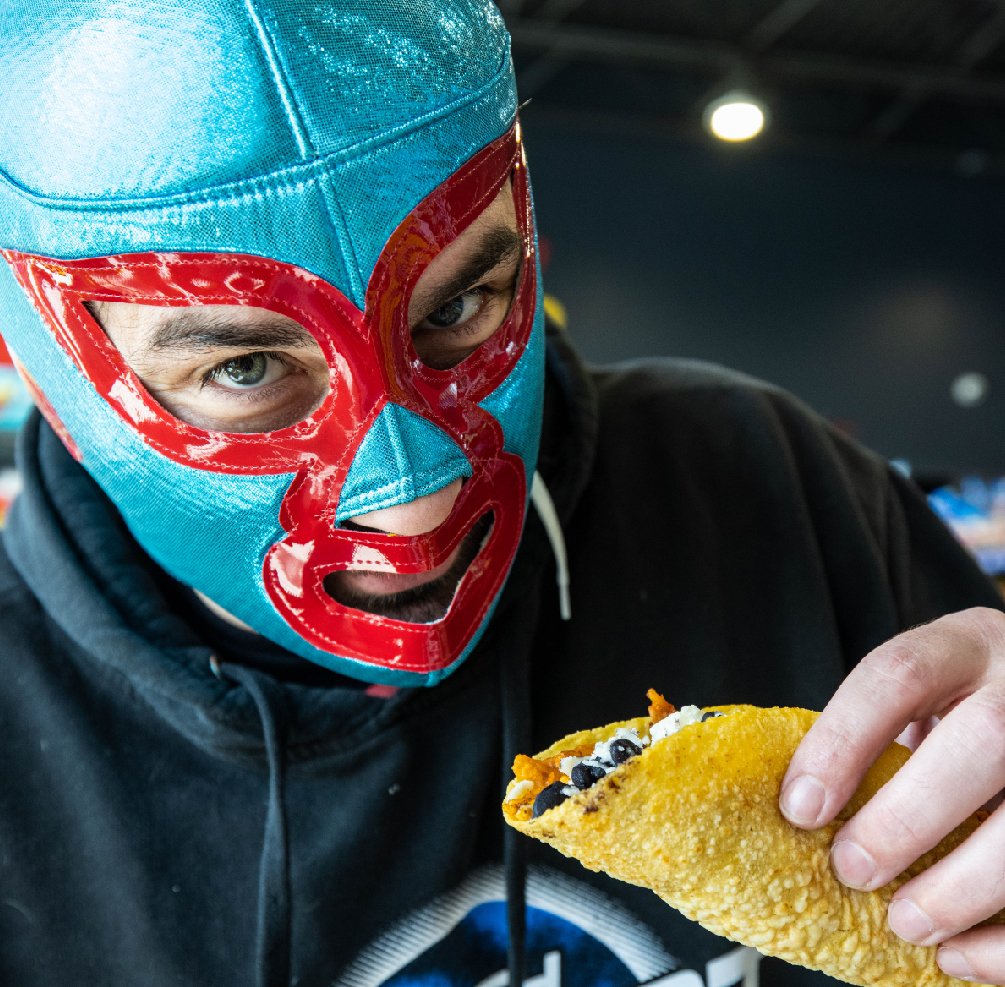 Luchador-Crop-01.jpg