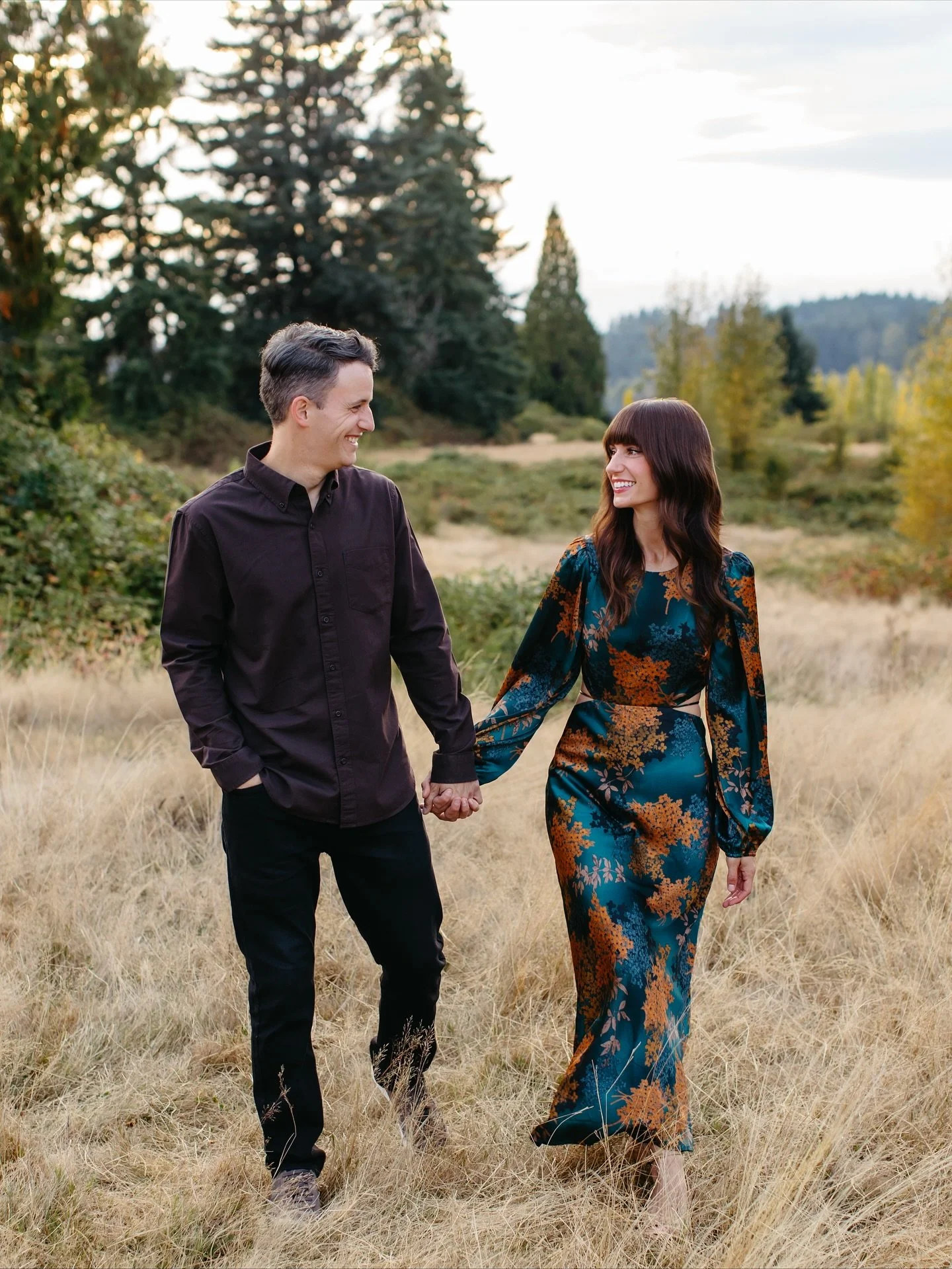 Let&rsquo;s talk family styling! I always suggest one non-busy print and then build around that. And if there is a mama in the photos, I suggest we start with her outfit and then build out from there. For this session, my client found the most stunni