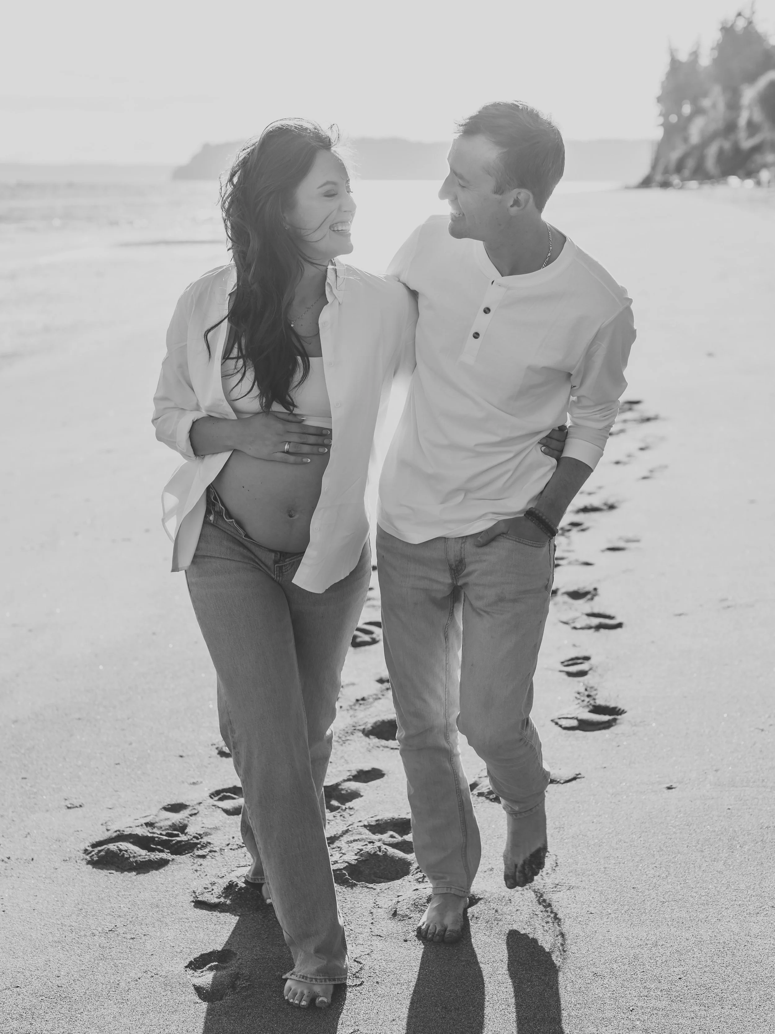 The dreamiest sunset beach session over the weekend! 

Seattle Newborn Lifestyle Photographer, Maternity Photos, Family Photos, PNW, Snohomish County Family Photographer, Motherhood Photographer, Washington Adventure Photographer