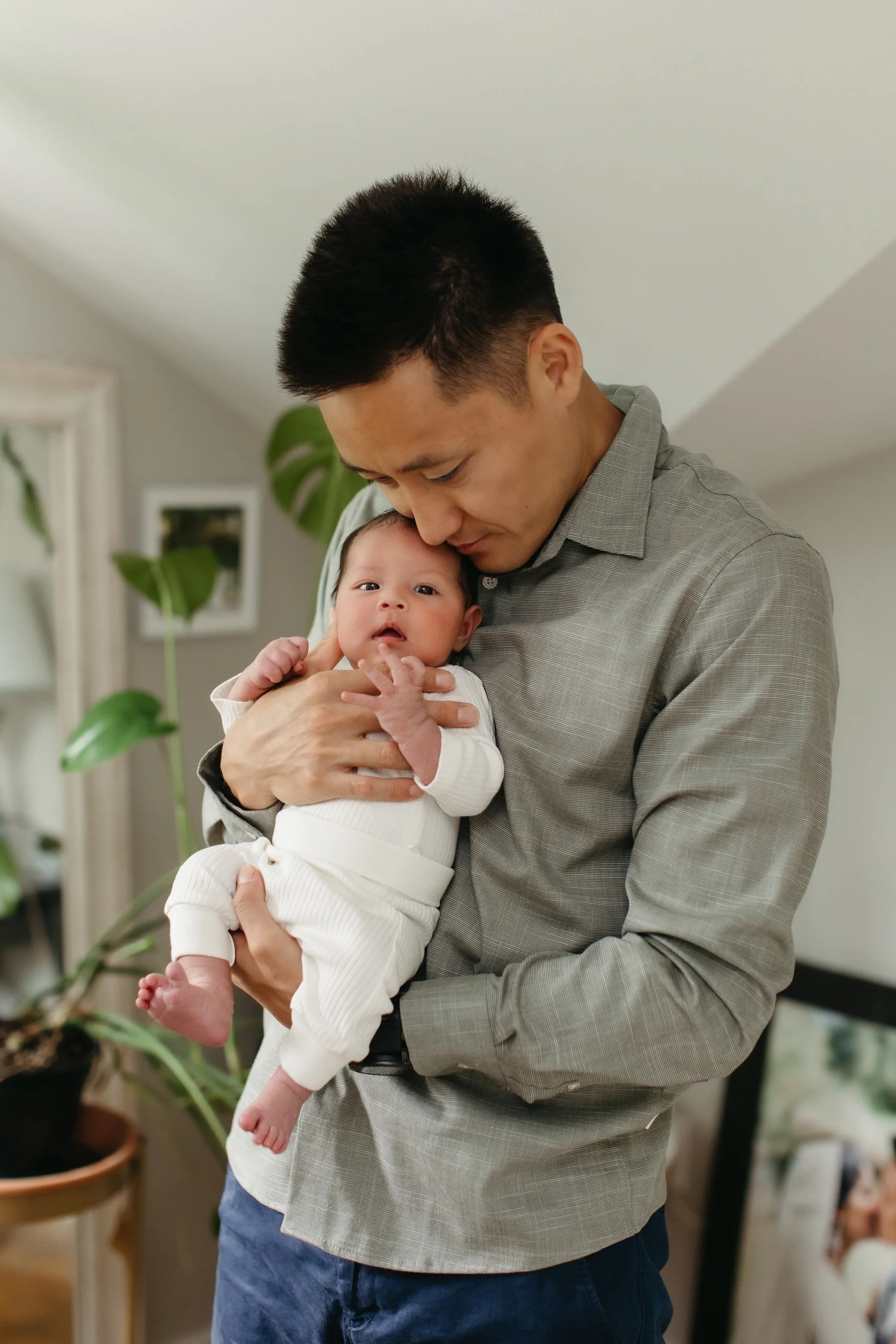 Lindsay uses natural light during newborn photo sessions