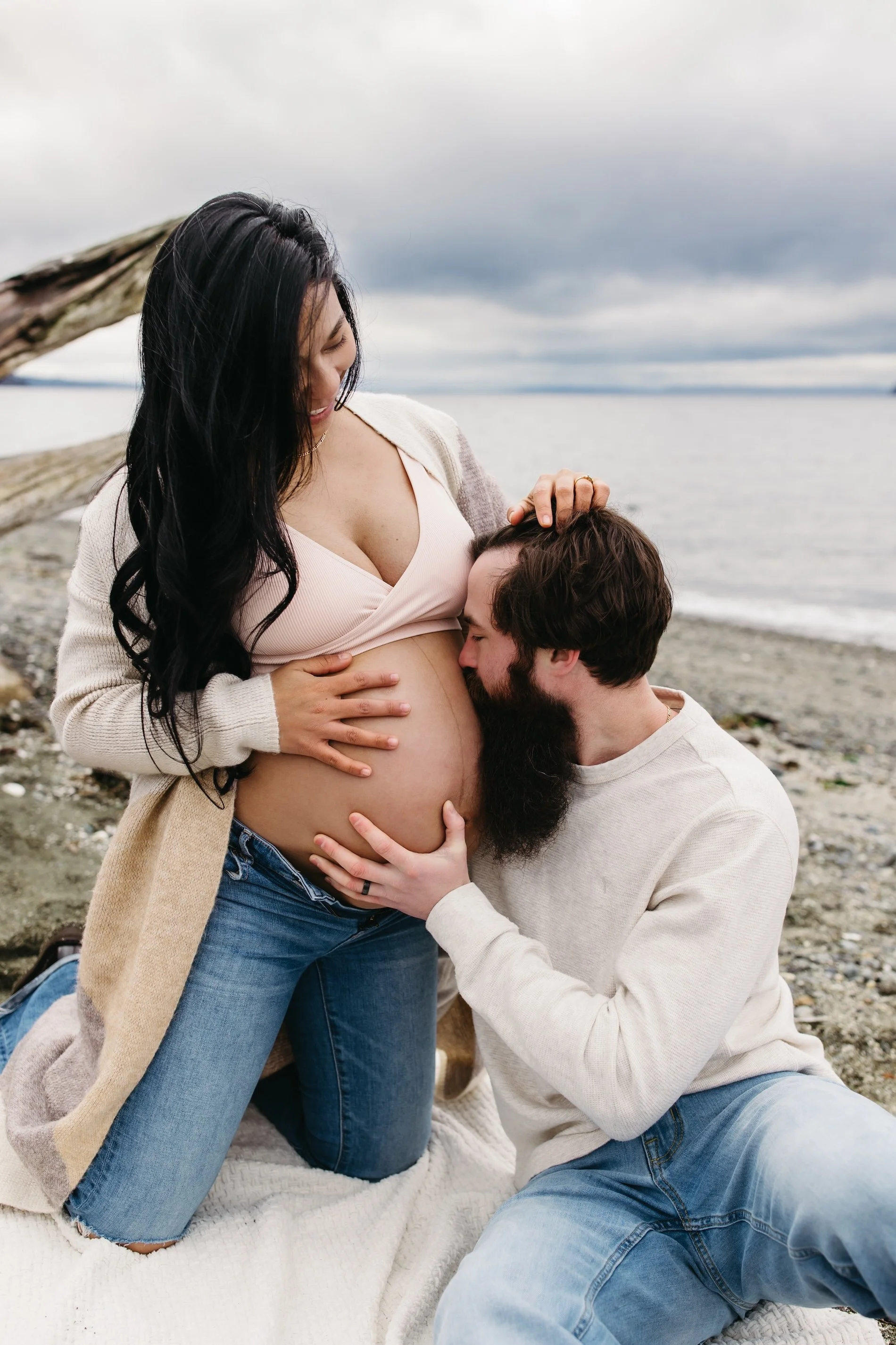 Maternity session in Snohomish County where women feel seen