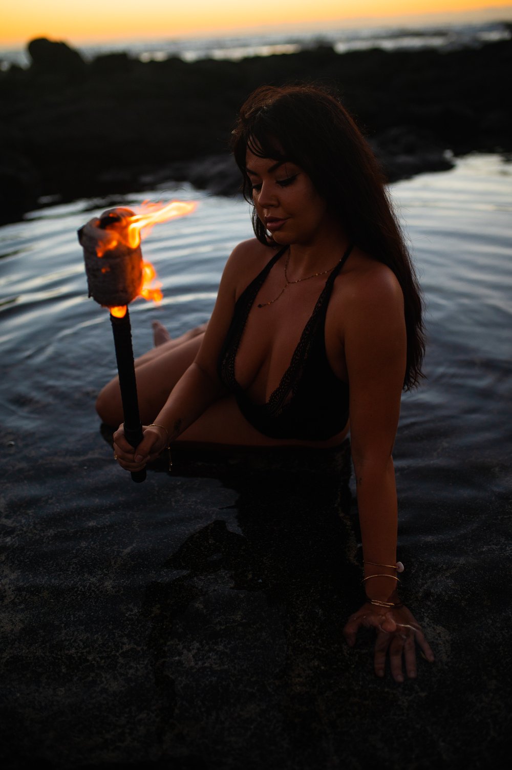 torch boudoir photoshoot kailua kona hawaii