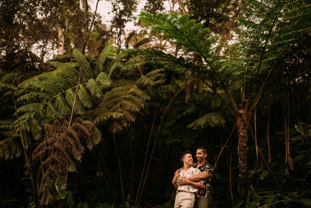 Same sex photoshoot kailua Kona hawaii