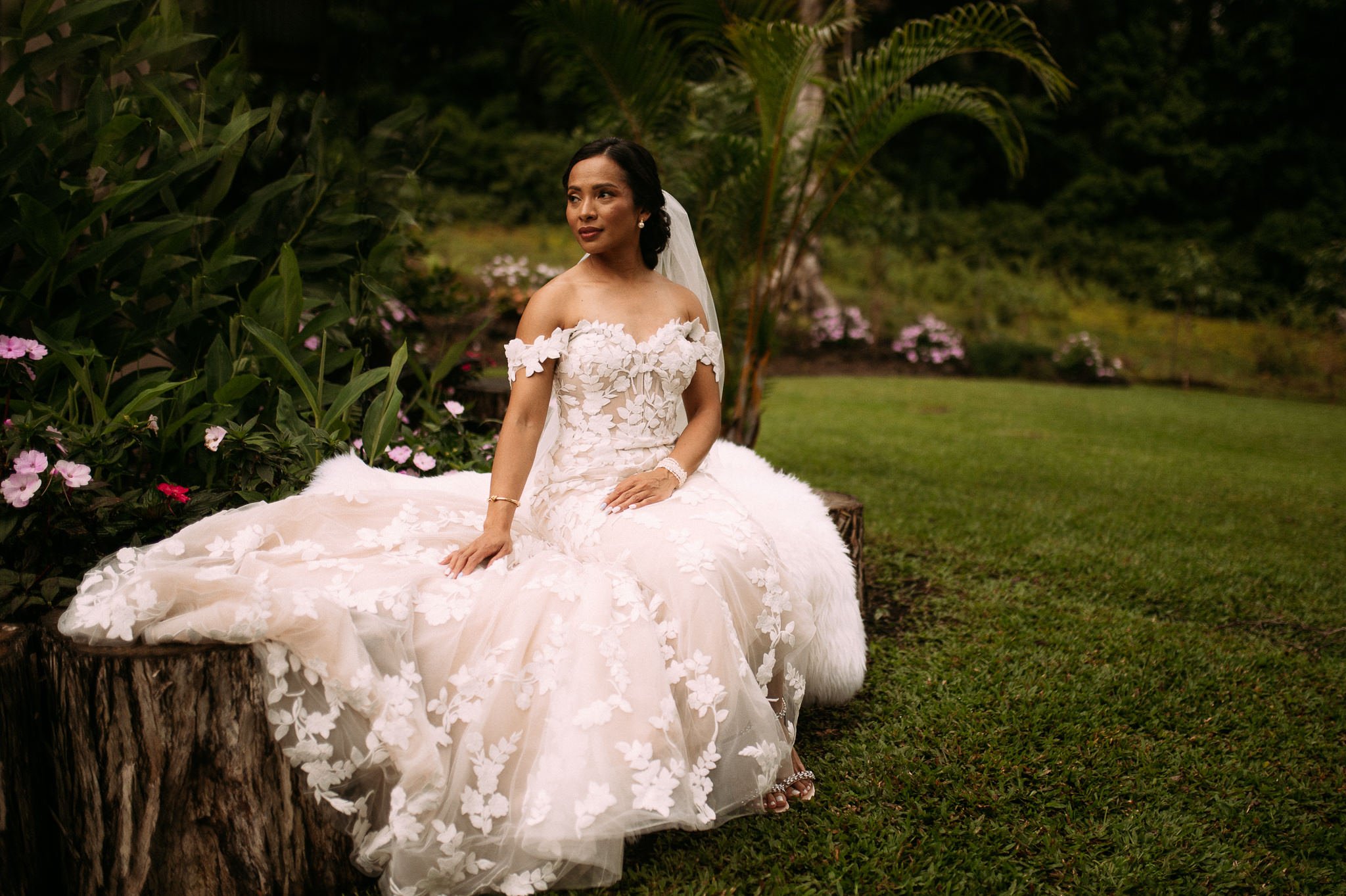Kona bridal portraits hawaii rainforest