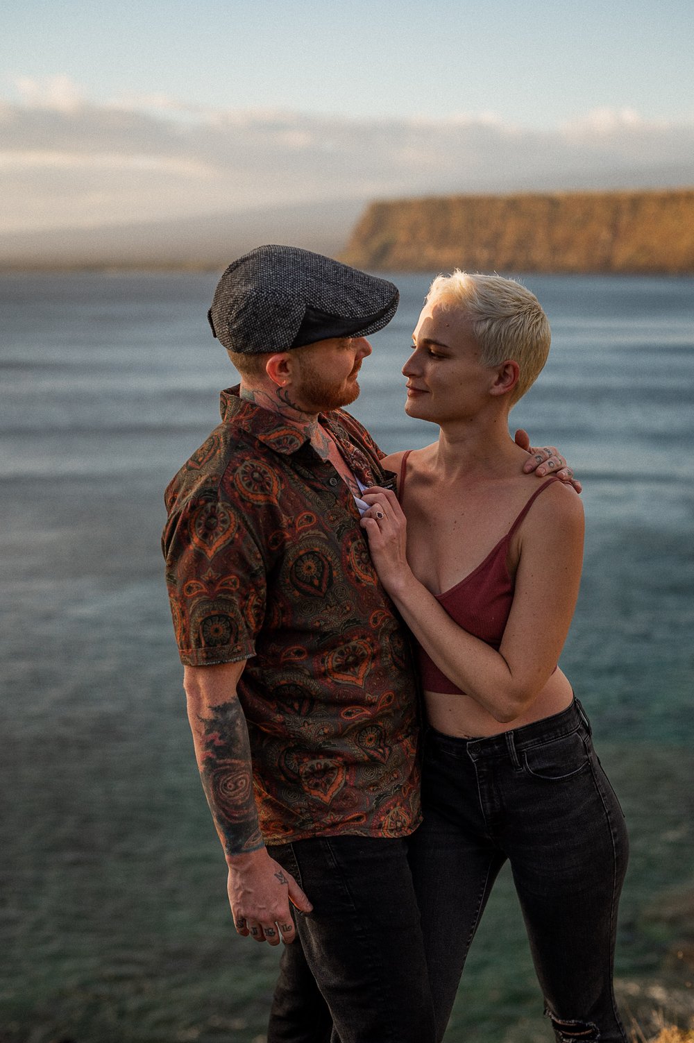 Romantic Hawaii Anniversary Couples Sunset photoshoot Kona Photographer Big Island and Portland Oregon