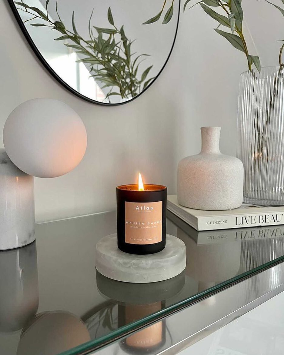 I hope you&rsquo;re all having an amazing bank holiday weekend so far! I&rsquo;m absolutely loving the sunshine today in London 🌞 Finally!

The Wahiba Sands candle is looking lovely in @cb_loves_interiors_20&rsquo;s beautiful home. Check out her acc