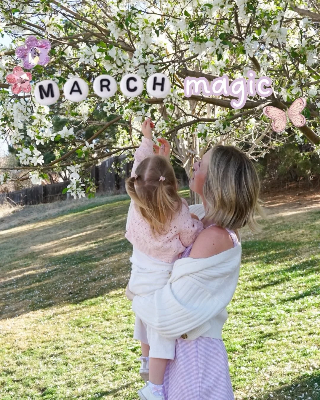magical moments from March felt so special ✨

☁️ smoothie weather is here
🎀 fresh outfits &amp; fun hair
☀️ girls days out
📚 binging book series 
🌈 rainbow everything
🌸 flowers in &amp; out of the home
oh, and a little snow ❄️

I have a feeling t