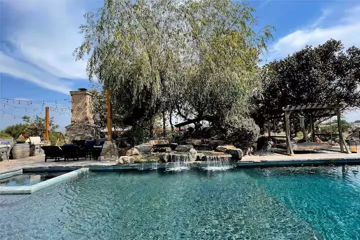 pool waterfall retreat13.jpg