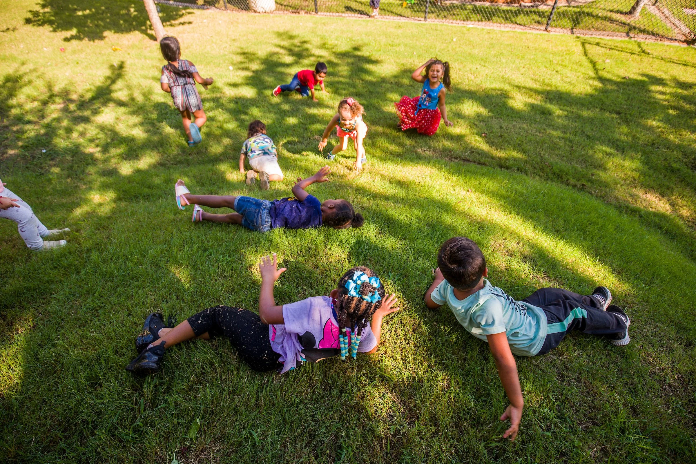 Kids-In-Outdoor-Classroom-Grass.jpg