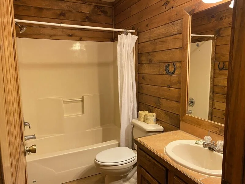 Cabin 18 Restroom 1.jpeg