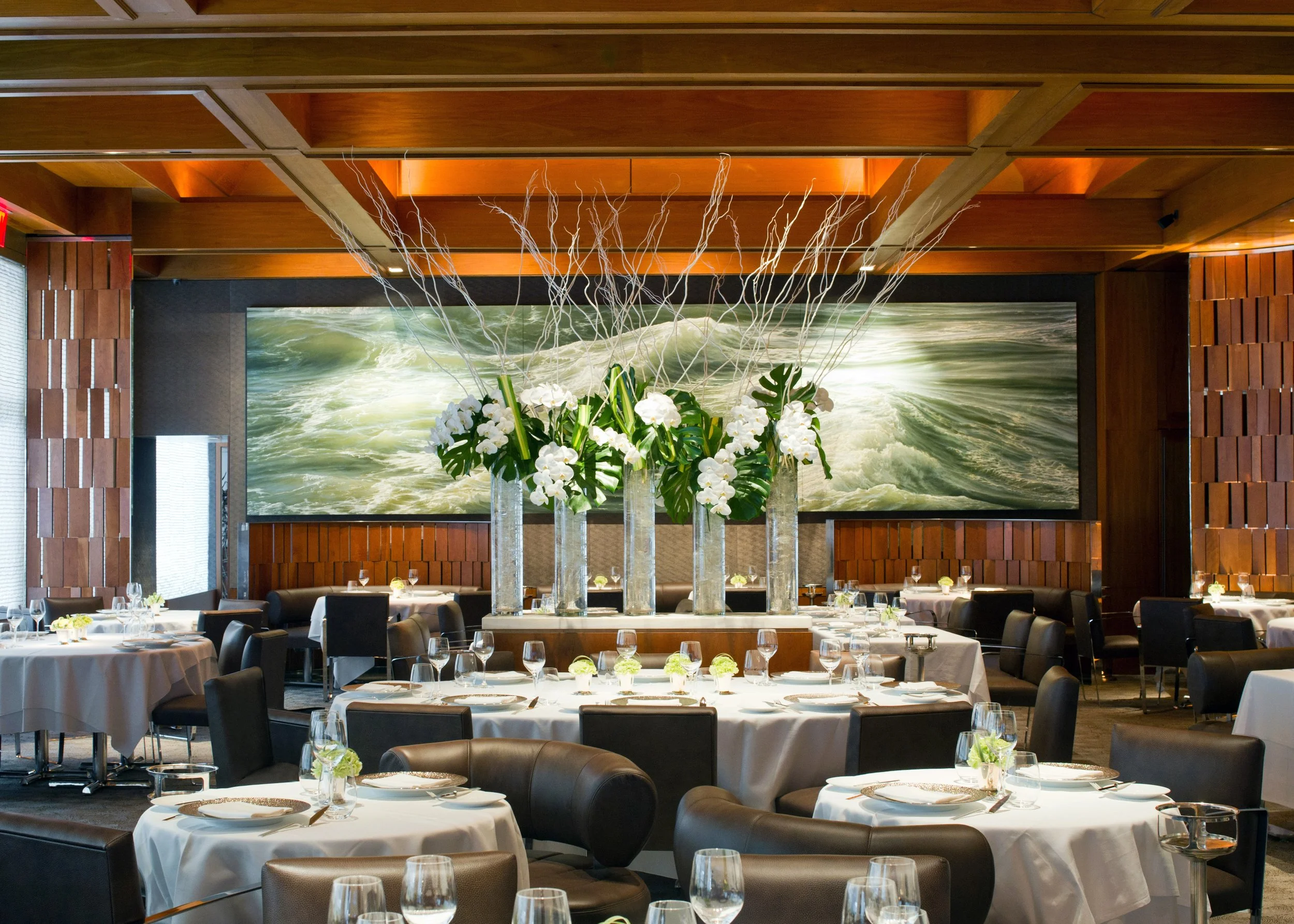 Photo of Le Bernardin dining room in New York City
