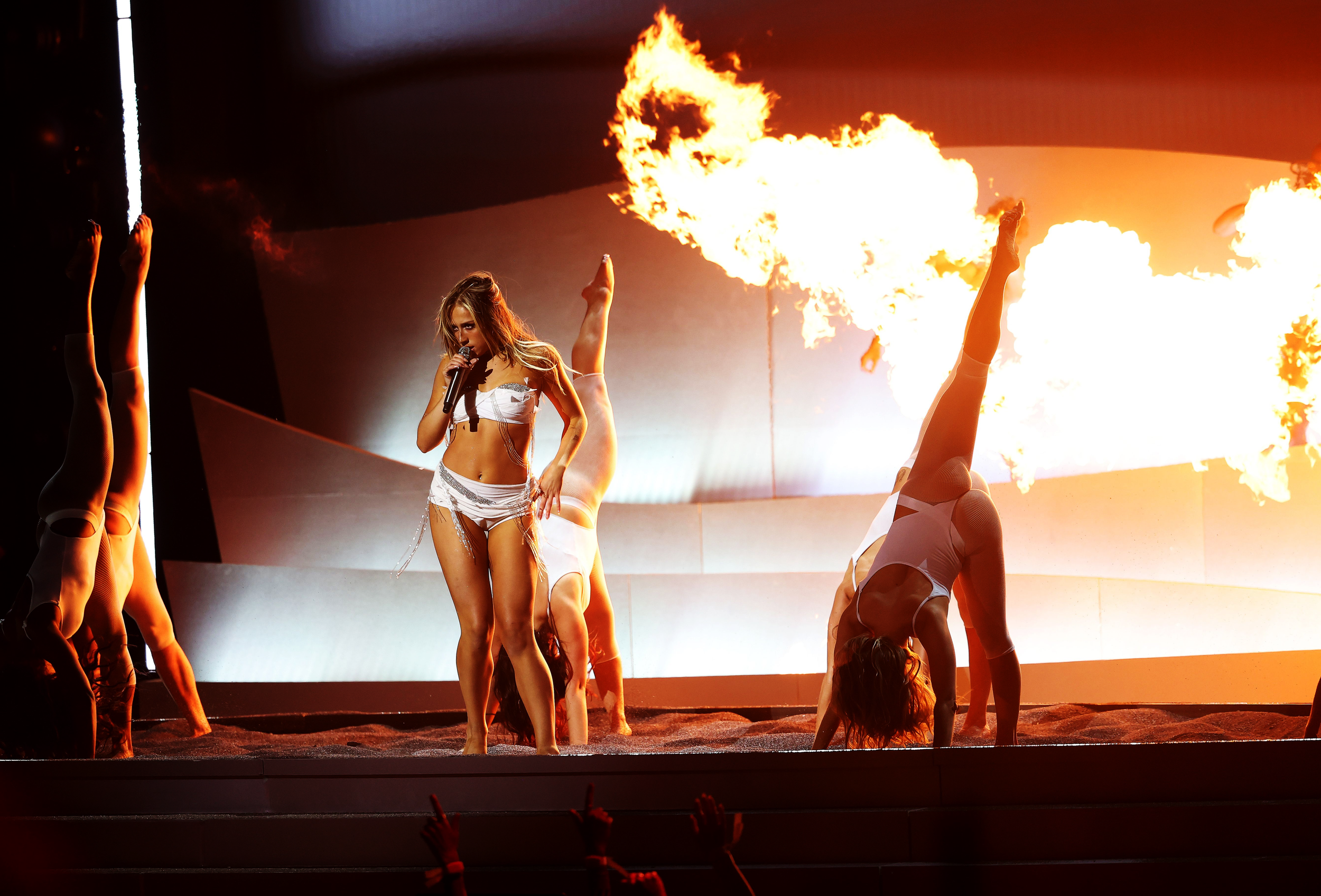 Tate McRae VMAs 2025 | Design: Parker Genoway | Art Direction: Jonathan Stoller-Schoff & John Zuiker