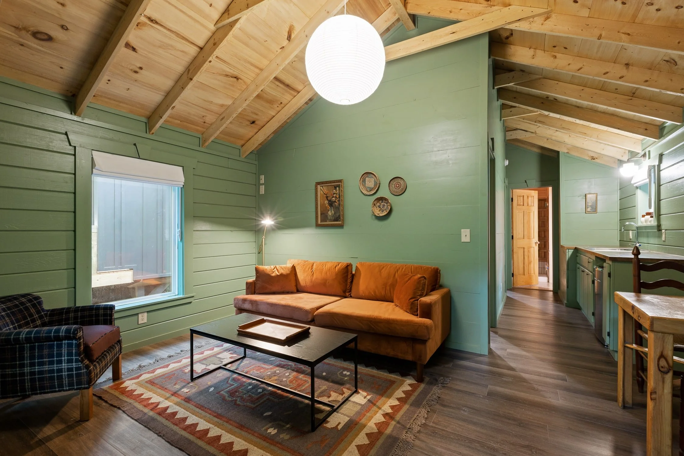 64bc1cd940139f5a574225c8_Roamstead-Oak-Cabin-43-min.jpg