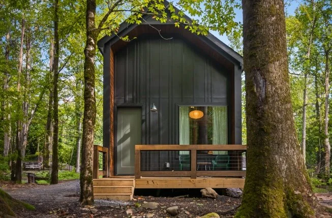 6538aed9368bfb13dad2e0af_Maple-Exterior-min.jpg