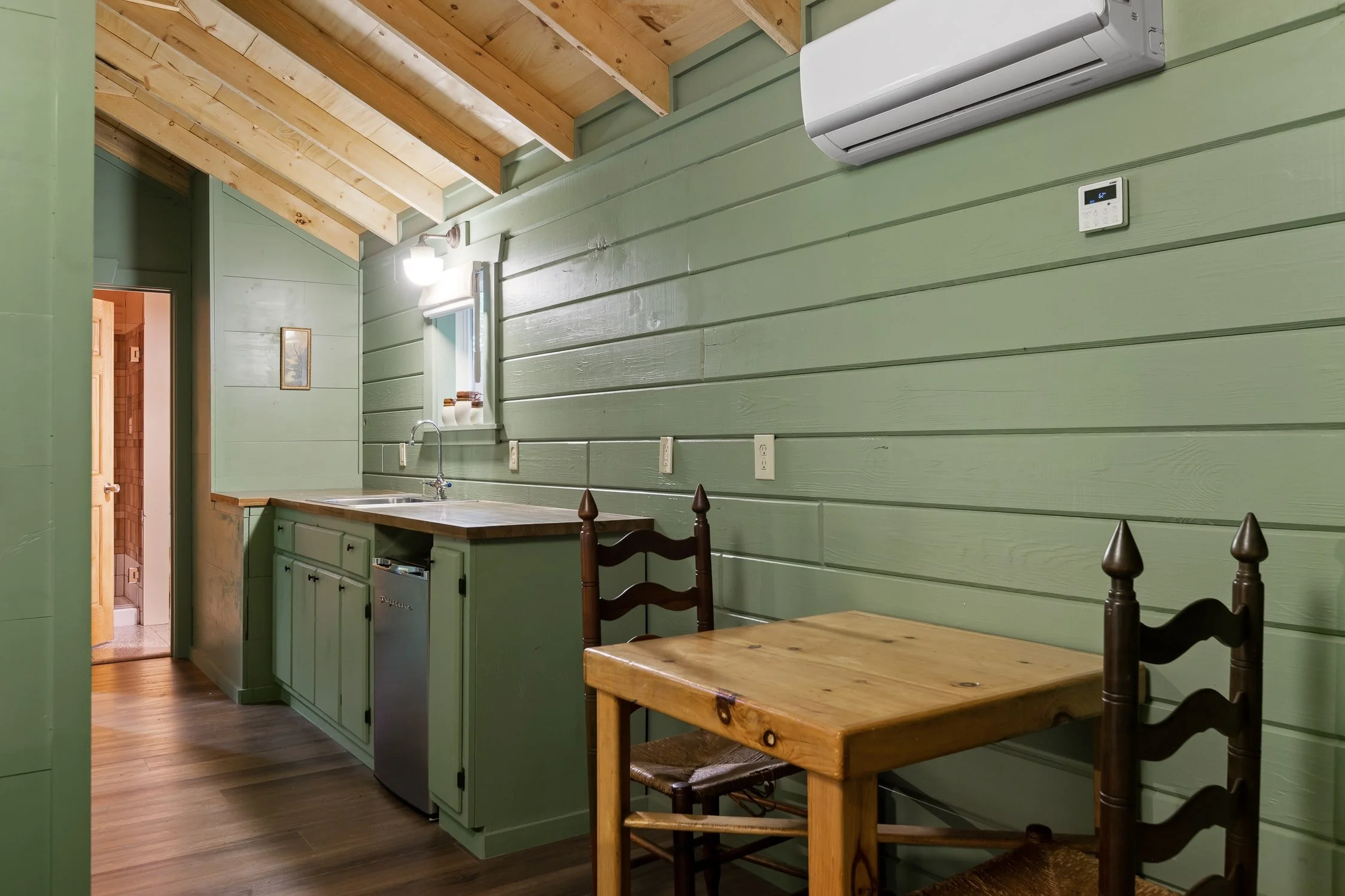 64bc1cd8913366cc34f8ab11_Roamstead-Oak-Cabin-46-min.jpg