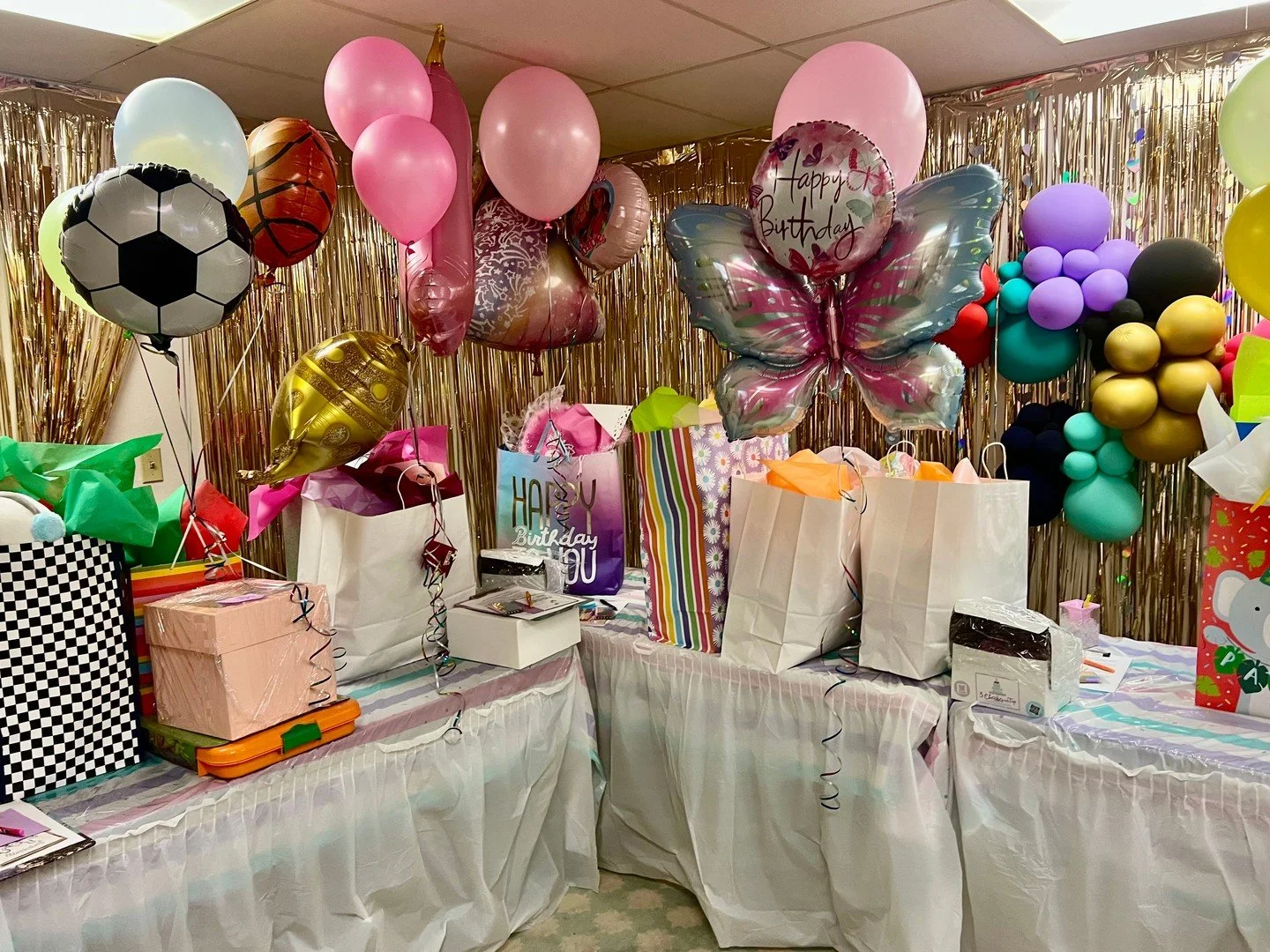 As we enter the last week of 2025, we are so excited that we celebrated over 300 birthdays&hellip;and we are even more excited about our goal of celebrating 500 birthdays in the upcoming year!

#fosterfete 
#celebrateeverything 
#fiveyearsfivehundred