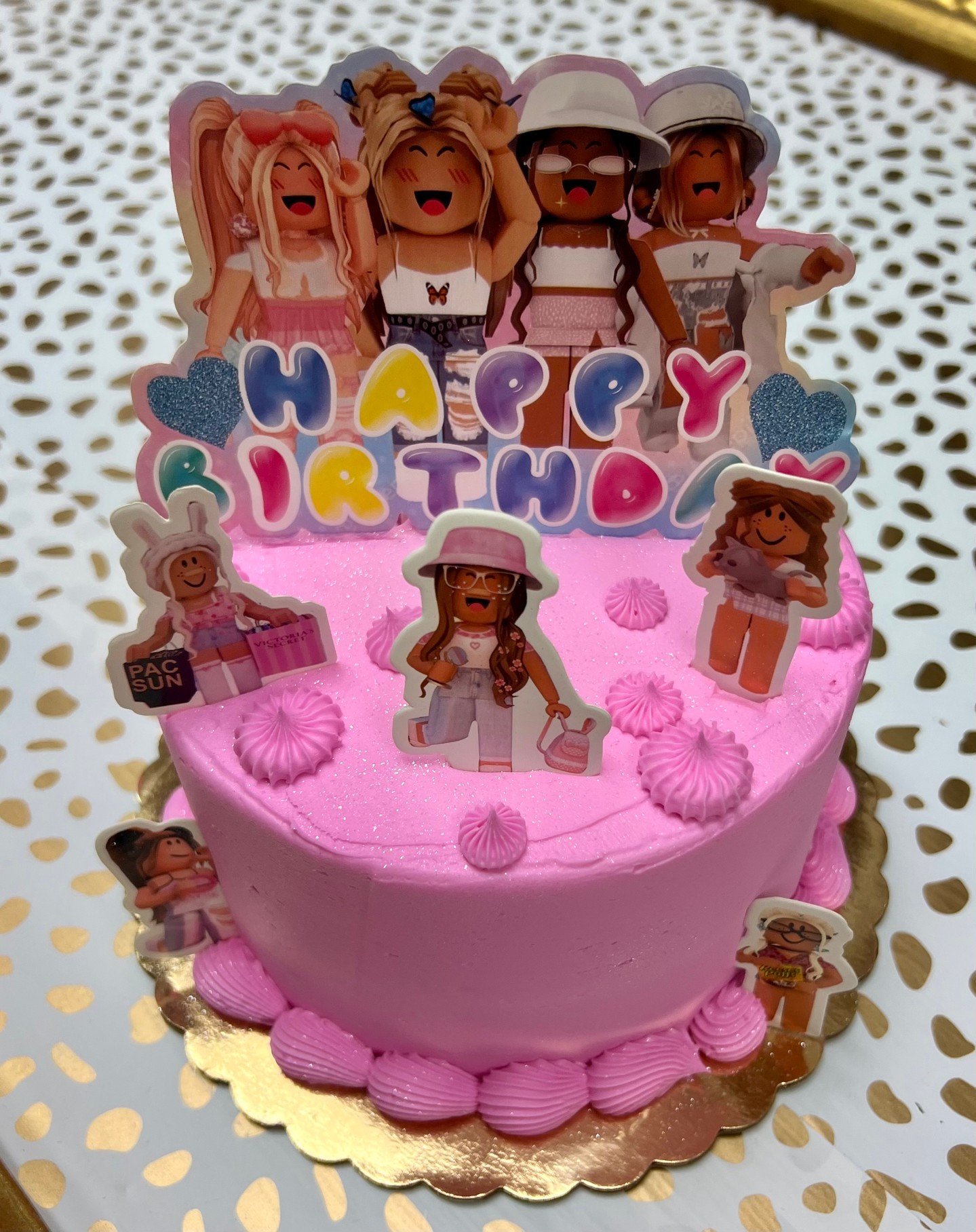 Thank you to Cain&rsquo;s Creative Cakes for making such a fun Roblox cake!

#fosterfete 
#celebrateeverything 
#fiveyearsfivehundred