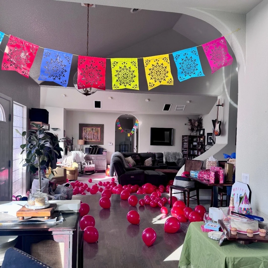 We ❤️ seeing pics from our foster families as they decorate their houses for the foster kids! So much fun for them to walk into!

#fosterfete 
#celebrateeverything 
#fiveyearsfivehundred