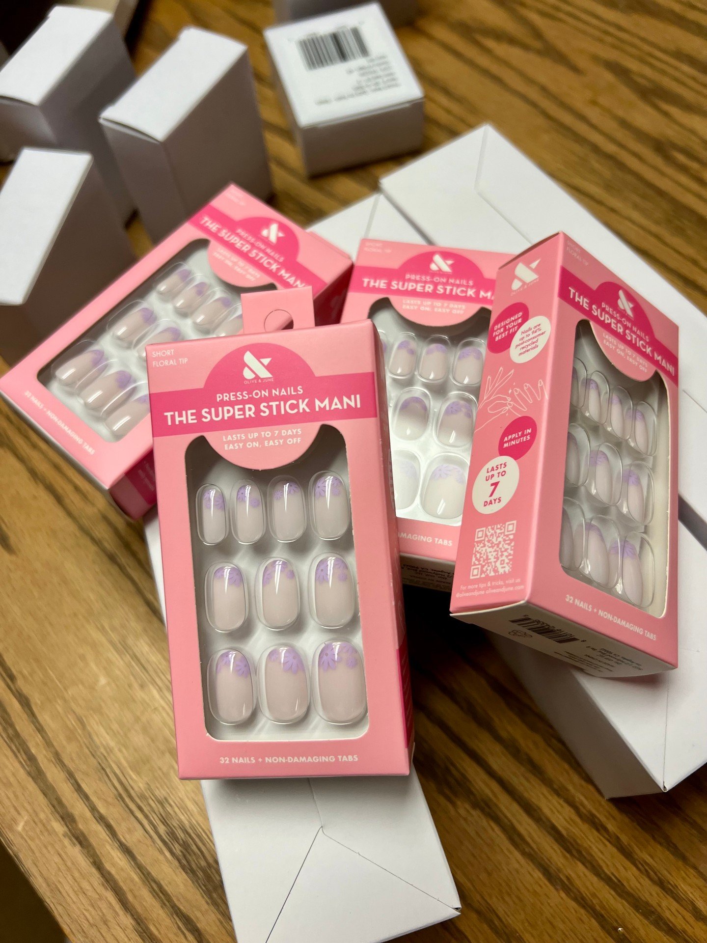 Our tweens &amp; teens are going to freak out over these press-ons! 💅 Thank you Olive &amp; June!

#fosterfete
#celebrateeverything