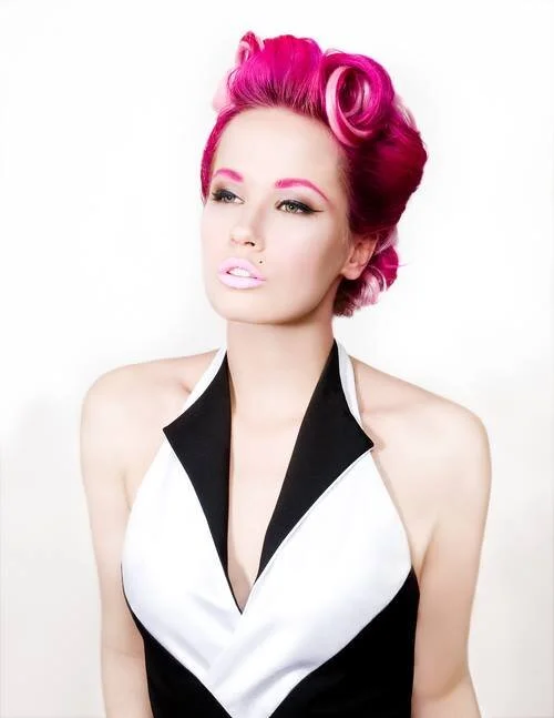 Auxiliary Magazine April 2012
Photography by Jennifer Link
MUA: Andrea Lossacco
Hair: Erin Moser
Model: Agata Waclawska