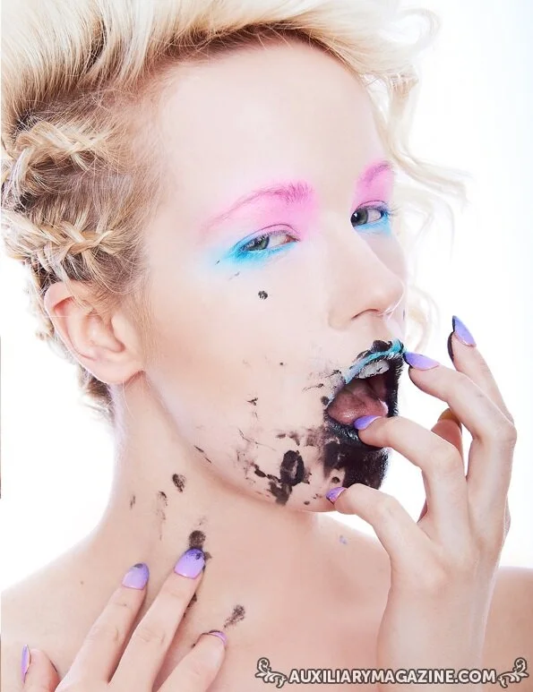 Oils & Pastels Editorial with Auxiliary Magazine
photographer : Ian Compton
creative director : Pretty Deadly Stylz
makeup artist : Ronnie Tremblay
hair stylist : Jesse Y of Flavio’s Hair Design
nail stylist : Pretty Deadly Stylz
models : Agata Wacla