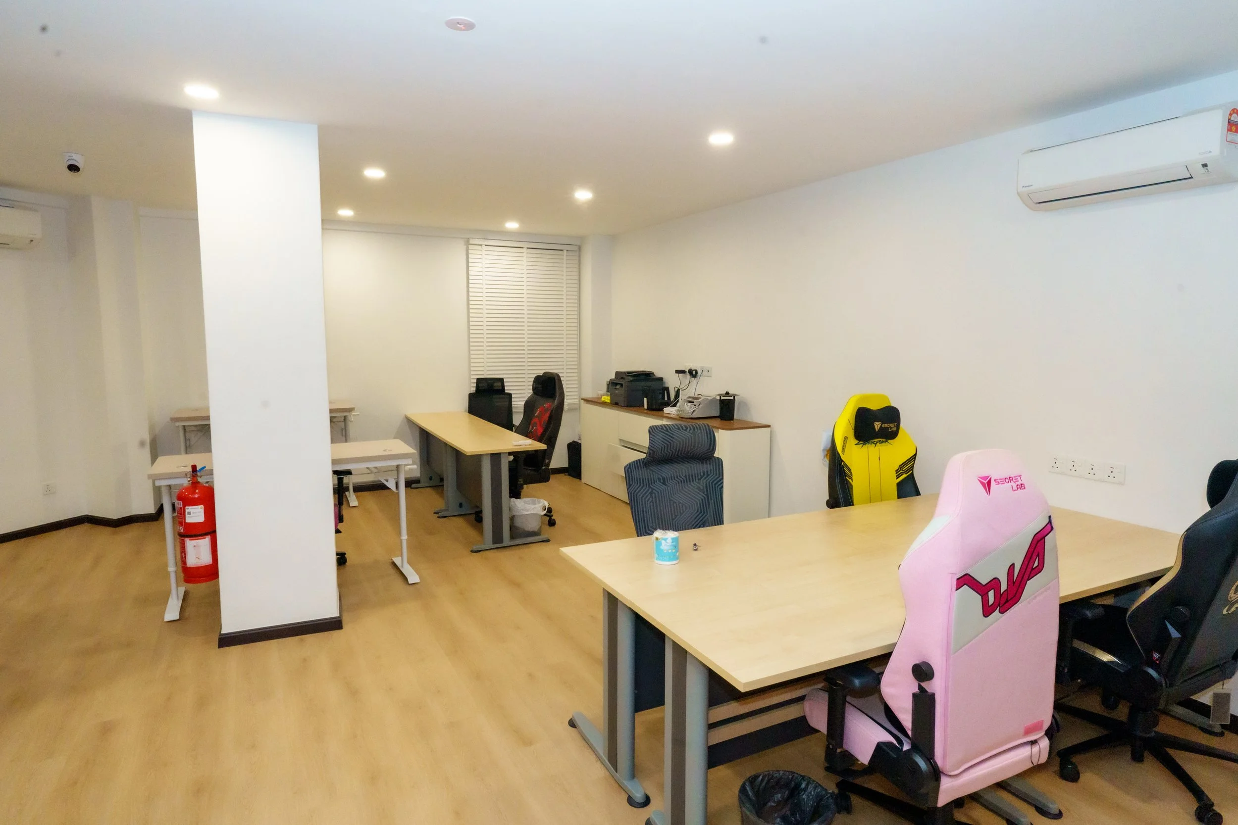 Back Working Area Right View.jpg