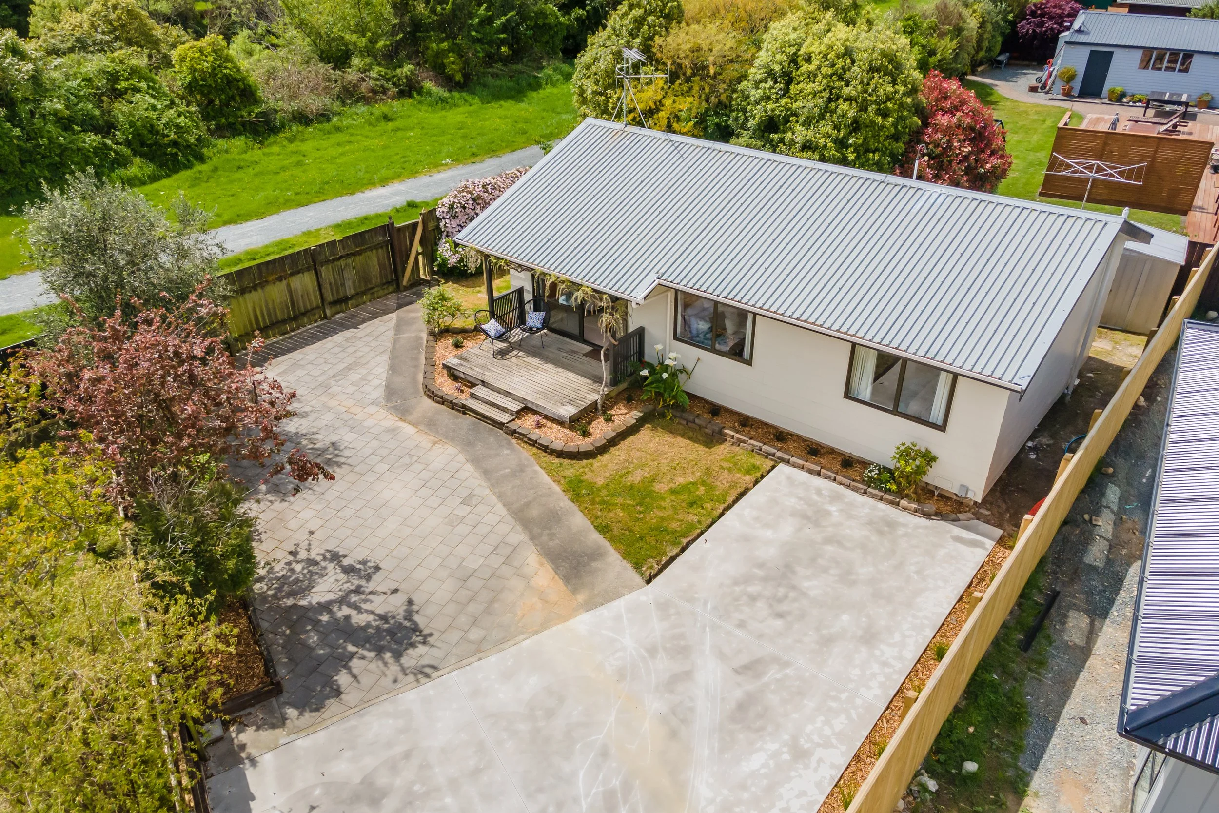 33b Gemstone Drive — Team Ledger Real Estate Harcourts Hutt Valley