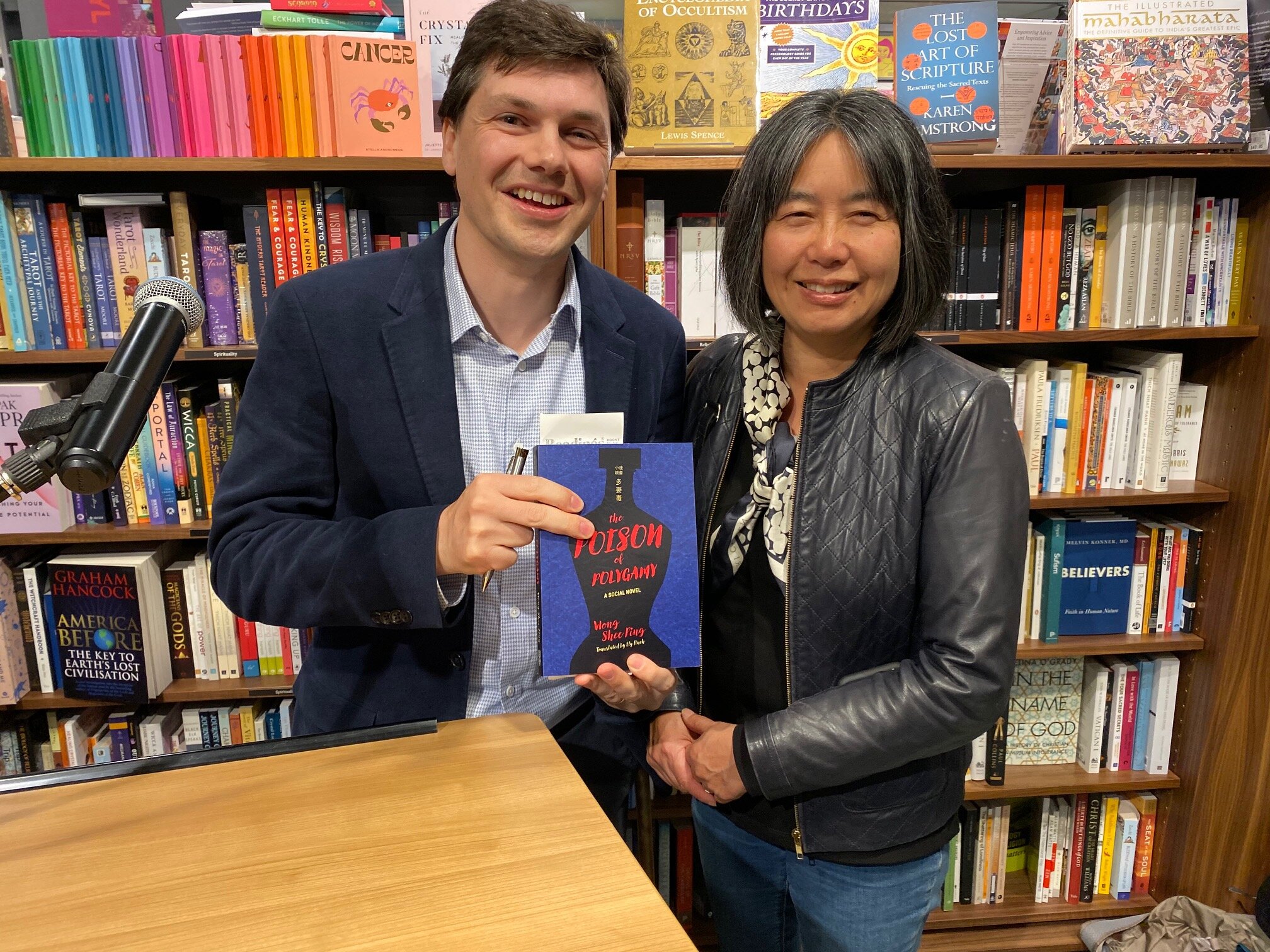  Ely Finch and New Zealand author Alison Wong. 