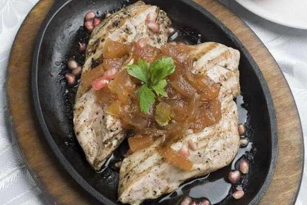 IN LOVE WITH LEBANESE AGAIN