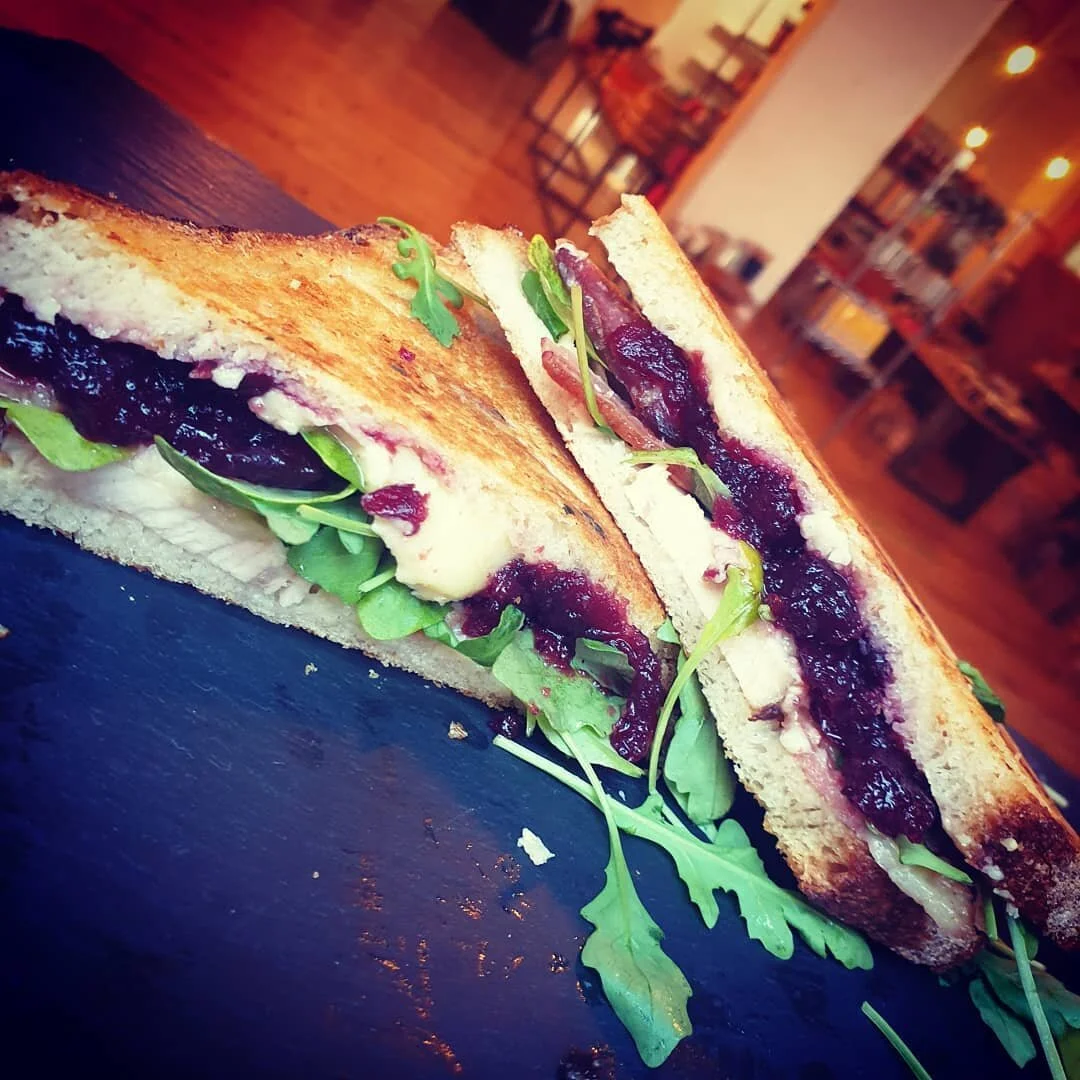 Christmas melt on today! Free range Irish turkey w/smokey streaky bacon, Irish cheddar &amp; Ballymaloe cranberry on toasted sourdough.  Be rude not ta! 

#festiveseason #festivefood #comegit