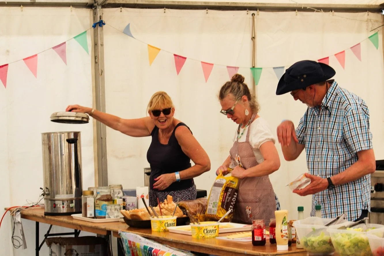 Moments around the Emmanuel campsite at a very sunny Catalyst Festival last weekend ☀️

We&rsquo;re back as normal at Oxford Spires Academy this Sunday at 10.30am - see you there!