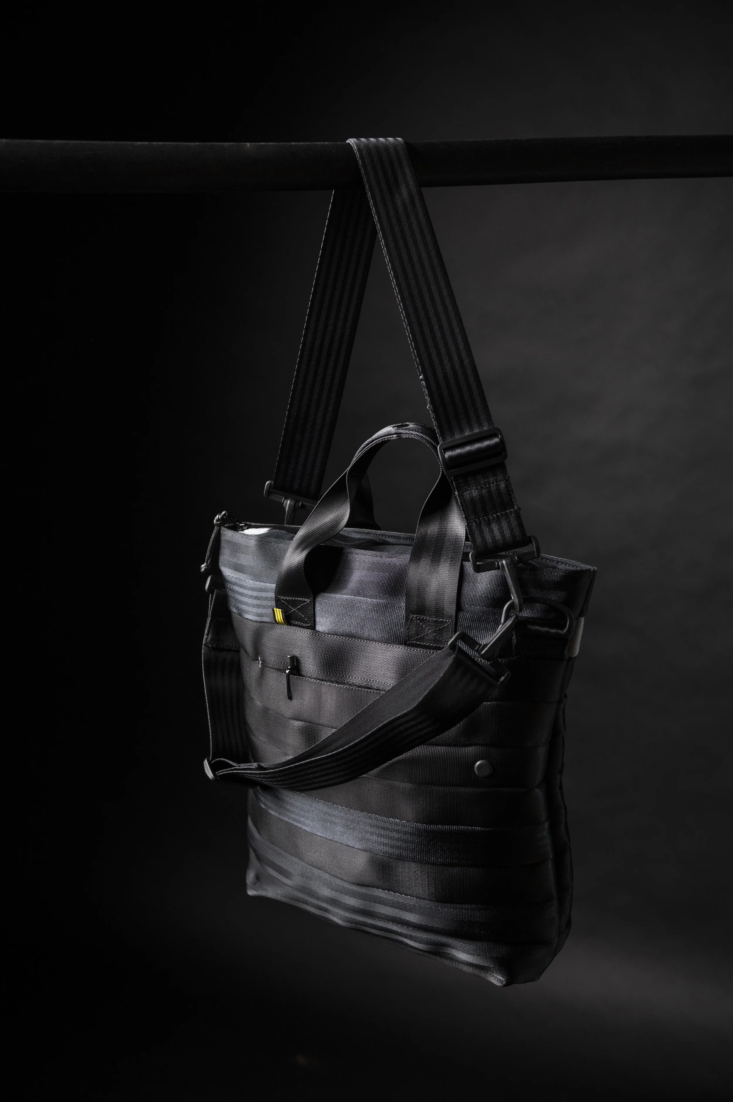 Belter24 tote bag with body strap