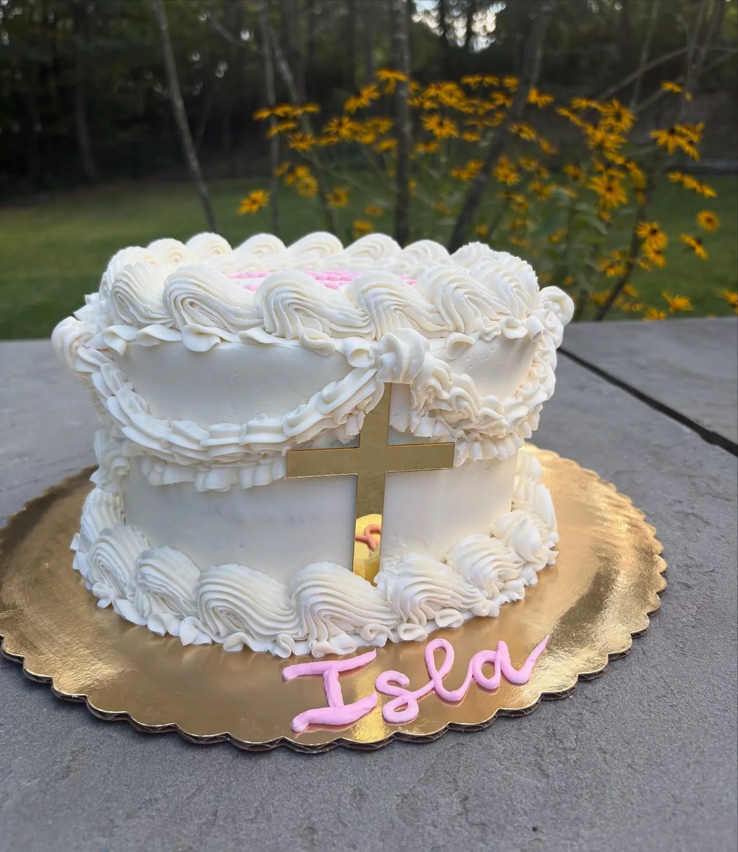 God Bless Isla ✝️

#baptismcake 
#lambethcake 
#italianweddingcake 
#tfpbs 
#thefrontporchbakeshop 
#shoplocal 
#womenownedsmallbusiness