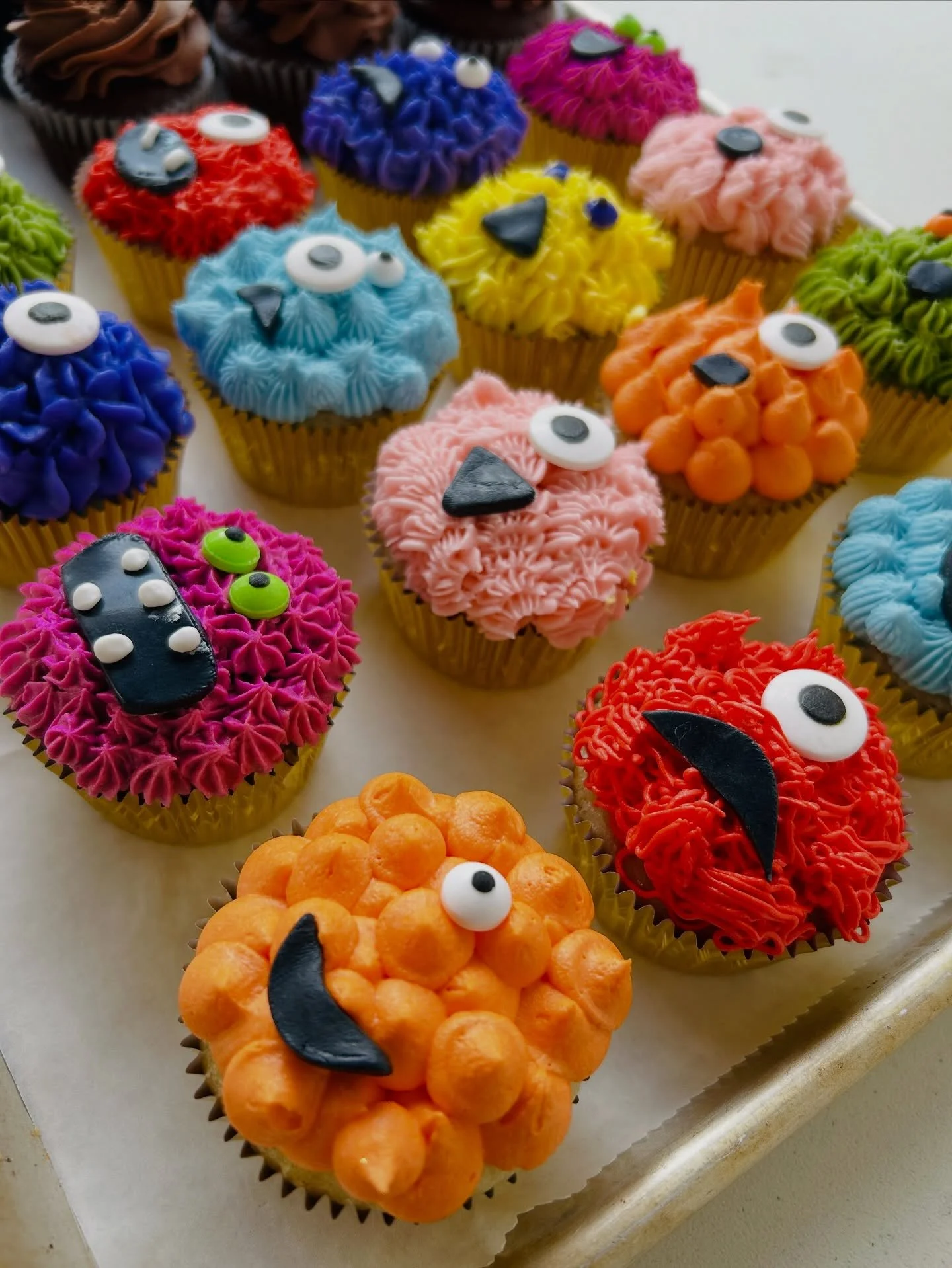 🎃👻💀

Orders these adorable and delicious monster cupcakes to get your party started!

Orders due Mon, Oct 27th. 

#monstercupcakes 
#spookycute 
#monstermash 
#halloween 
#trickortreat🎃